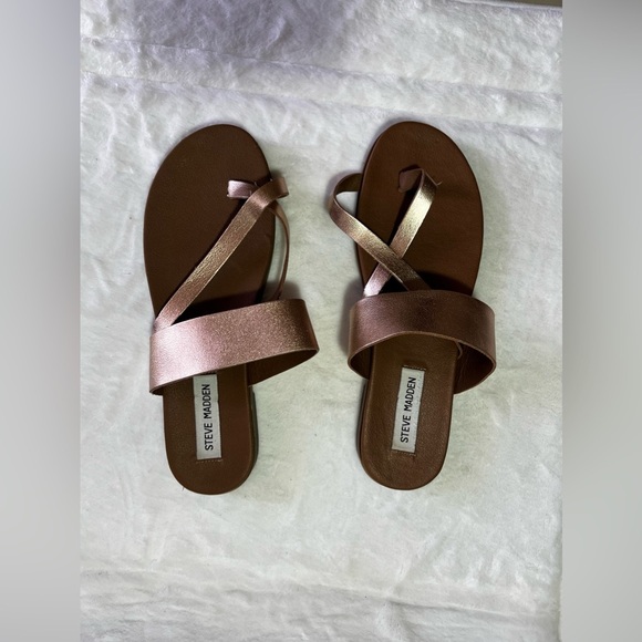 Steve Madden Athens rose gold sandals size 8.5  Athens Strappy Flat Faux Leather - Picture 16 of 16